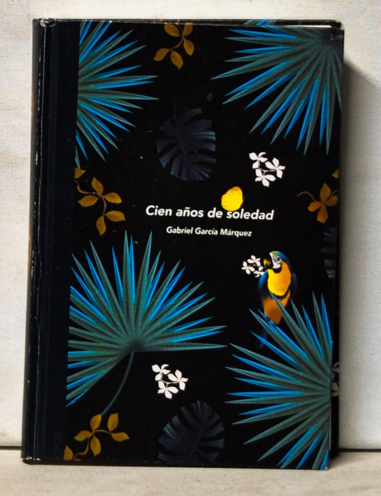 Item #5110069 Cien a&ntilde;os de soledad {Chinese language edition). Gabriel Garc&iacute;a M&aacute;rquez.